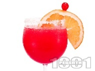 Коктейл Ледоразбивач (Ice Breaker) с текила, сок грейпфрут, трипъл сек и гренадин